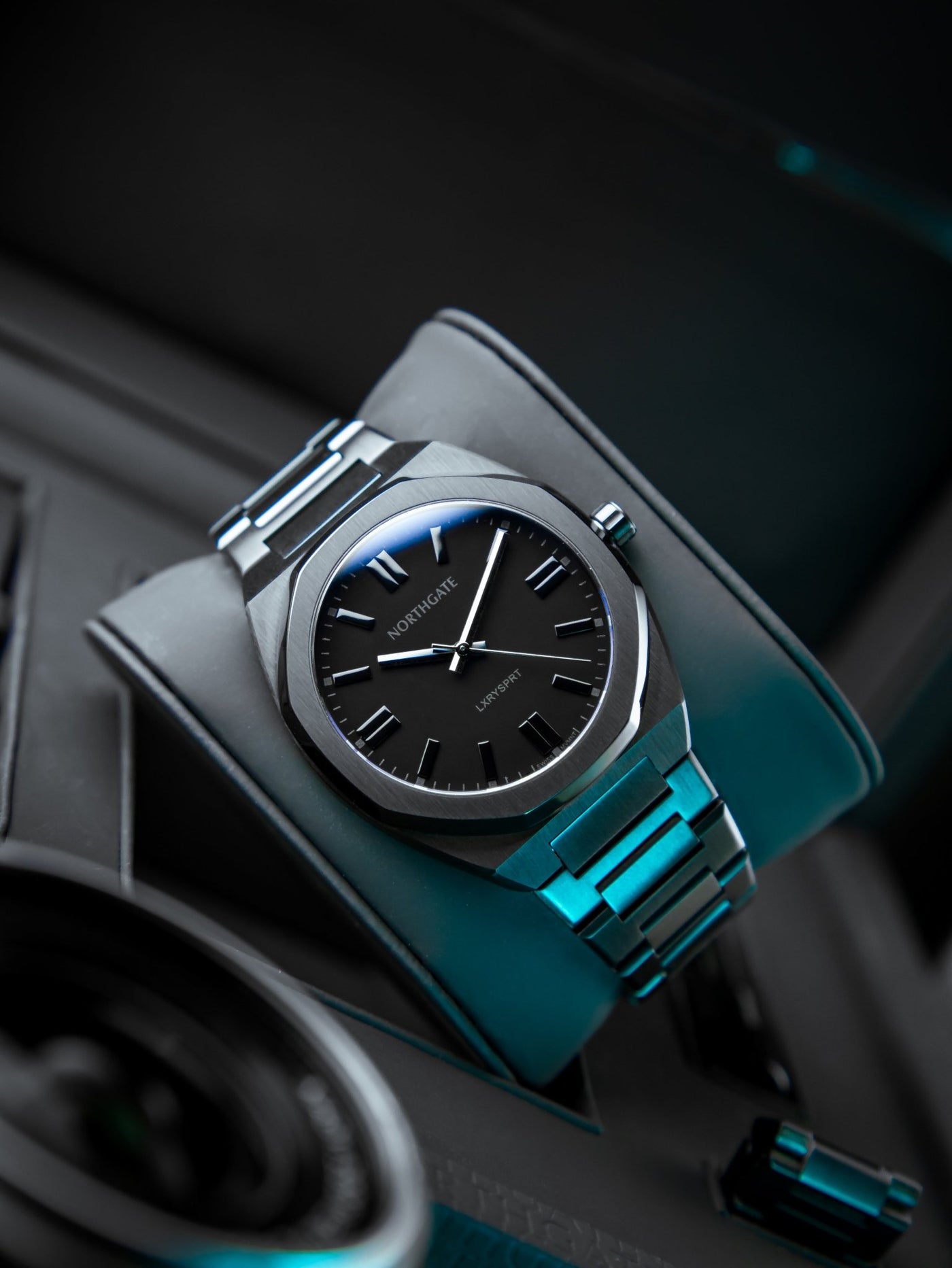 Club Automatic Hyper Black Swiss Automatic - 40mm